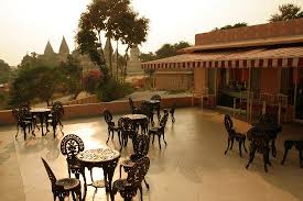 mp tourism hotels in orchha
