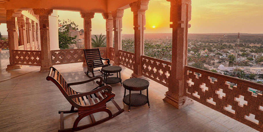 MP Tourism Hotels in Chanderi
